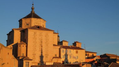 Toledo İspanya 'da güzel bir ortaçağ şehridir ve MS 542-725 yılları arasında Vizigotik krallığın başkentidir.