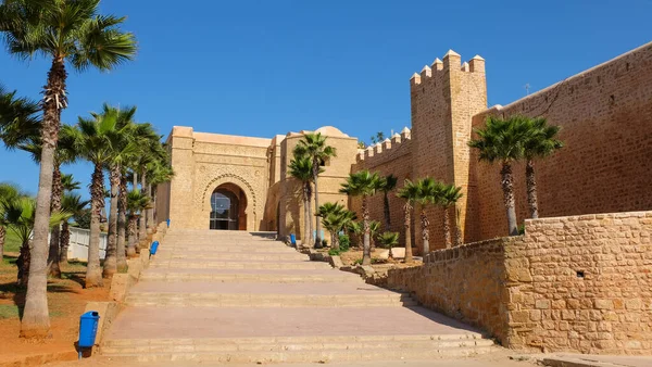 位于摩洛哥首都拉巴特的Udayas的Kasbah城墙和主要的Almohad门Bab Oudaia城墙 — 图库照片