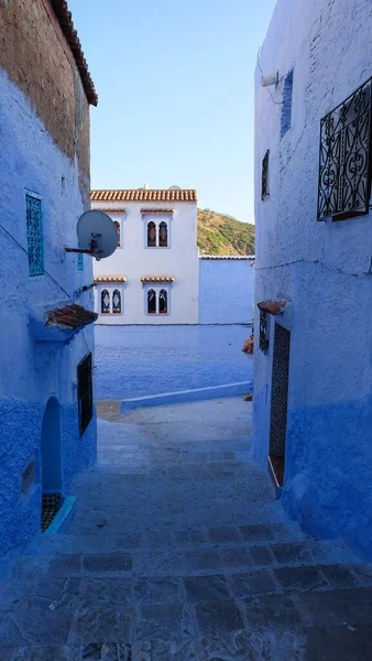 摩洛哥的Chefchaouen是一座座落在山上的蓝色城镇 — 图库照片