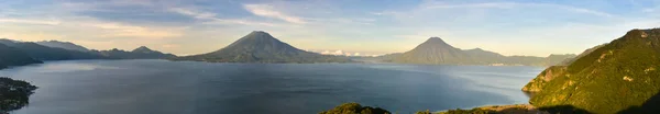 Volcn San Pedro Och Volcn Tolimn Vid Sjön Atitlan Guatemala — Stockfoto