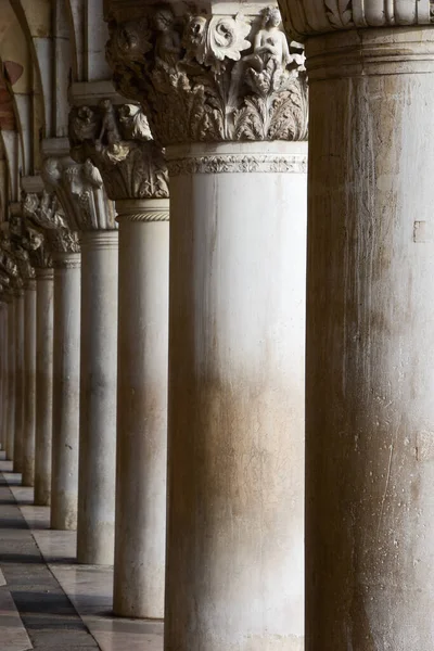 Colonnade Bij Doge Palace Venetië Italië — Stockfoto