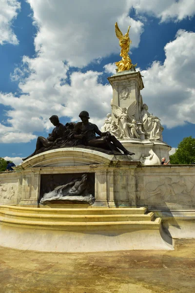 Buckingham Sarayı Ngiltere Nin Başkenti Londra Bulunan Bir Kraliyet Konutudur — Stok fotoğraf