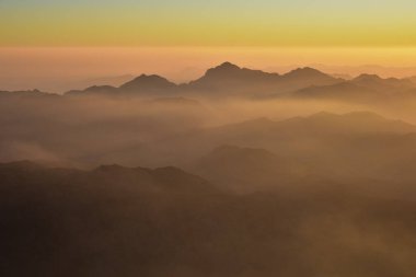 Mısır 'ın Sina Dağı' nda gün doğumu