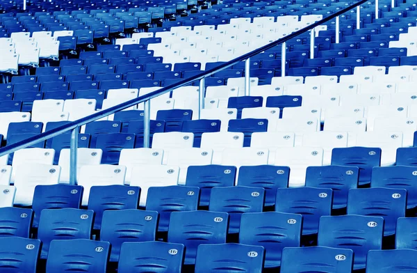 Linhas de assentos azuis — Fotografia de Stock