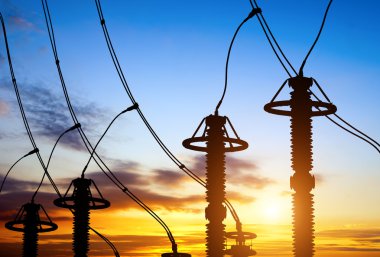 Günbatımı zamanı Trafo Merkezi