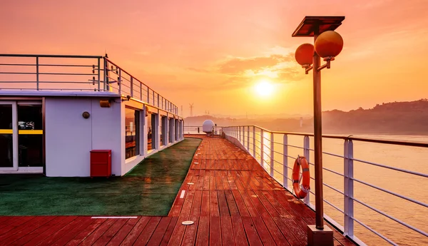 Morgon tour båtdäck — Stockfoto