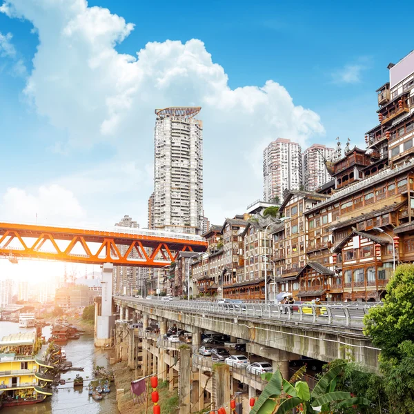 China Chongqing casas tradicionais em palafitas — Fotografia de Stock