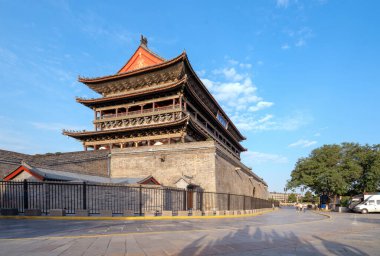 Xi 'an Drum Tower ünlü bir antik mimari simgesidir. Tercümesi: