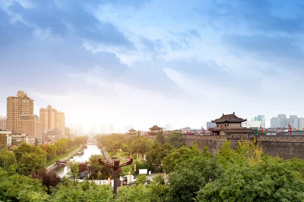 西安城墙是中国最完整的古城墙 — 图库照片