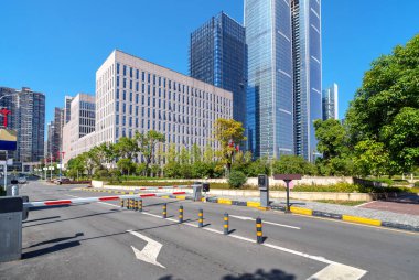 Merkez ticaret bölgesi, yollar ve gökdelenler, Guiyang, Çin.