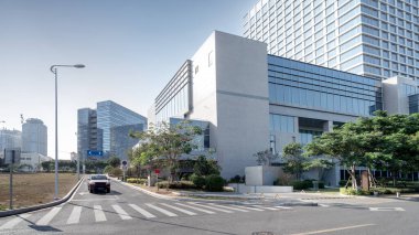 Merkez ticaret bölgesi, yollar ve gökdelenler, Xiamen, Çin.