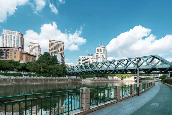 Moderna Höga Byggnader Och Bro Guiyang Stadslandskap Kina — Stockfoto