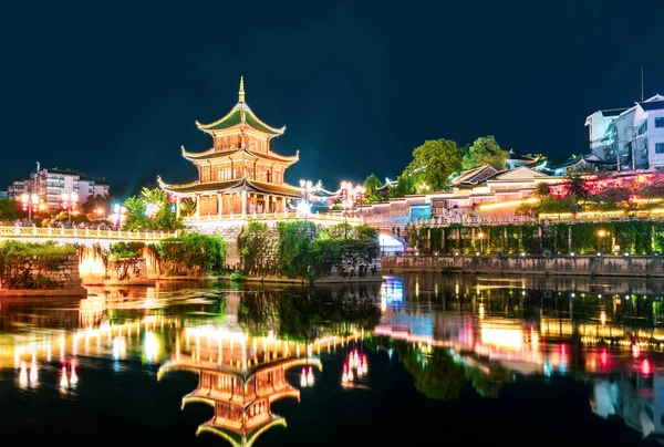 Guiyang China Skyline Bij Jiaxiu Paviljoen Aan Nanming Rivier — Stockfoto