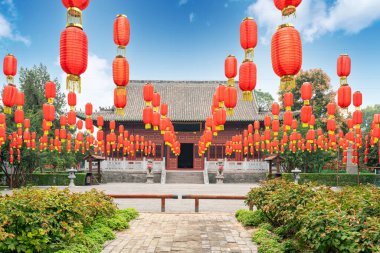 Zhougong Tapınağı 'nın ana salonunun geçmişi 400 yıldan fazladır, Luoyang, Çin.