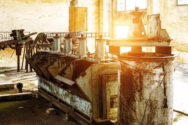 Övergiven fabrik — Stockfoto