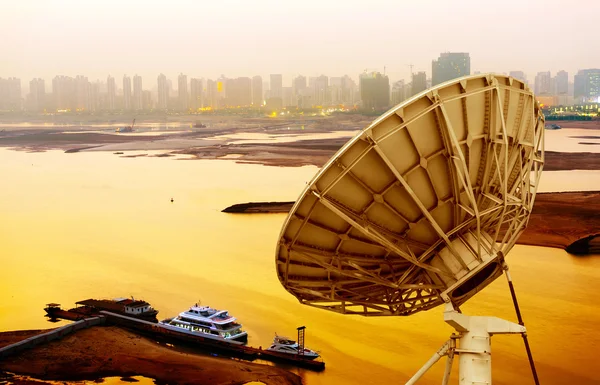 Antena satélite — Fotografia de Stock