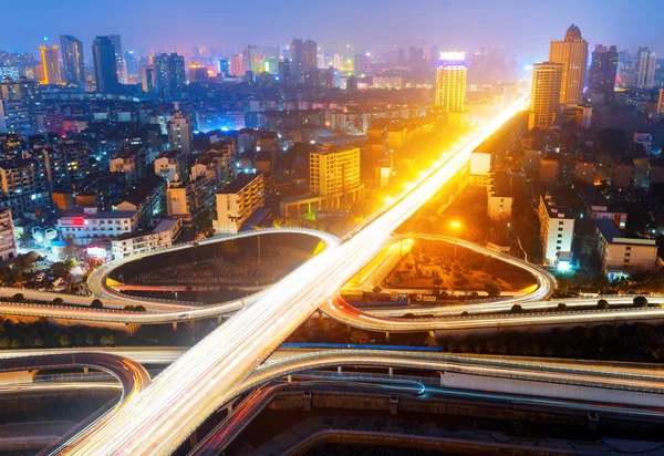 gece modern kentsel Viyadüğü