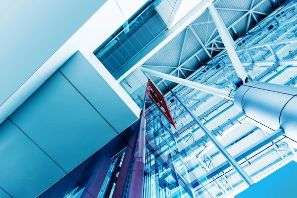 Futuristische lift in het moderne gebouw in shanghai china. — Stockfoto