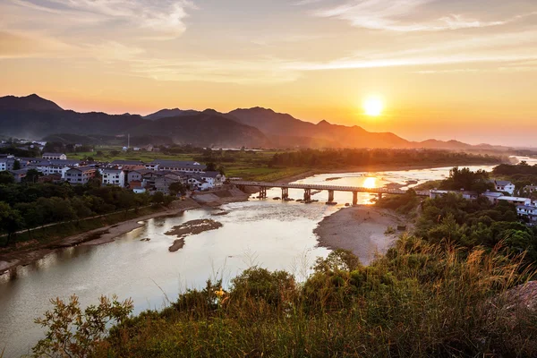 China paisagem rural ao entardecer — Fotografia de Stock