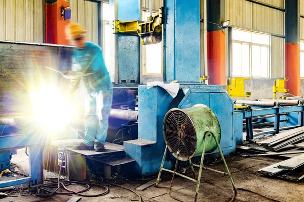 Іскри сталеливарного заводу — стокове фото