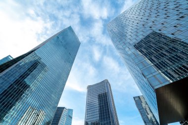 Düşük açılı gökdelenler, Shenzhen, Çin