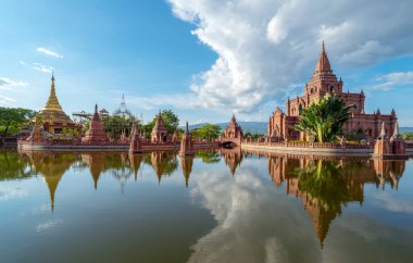 Ruili 'de Dai tarzı mimari, Yunnan Eyaleti, Çin.