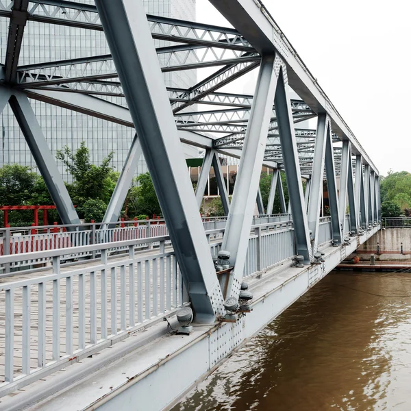 上海、中国の世紀の古い橋 — ストック写真