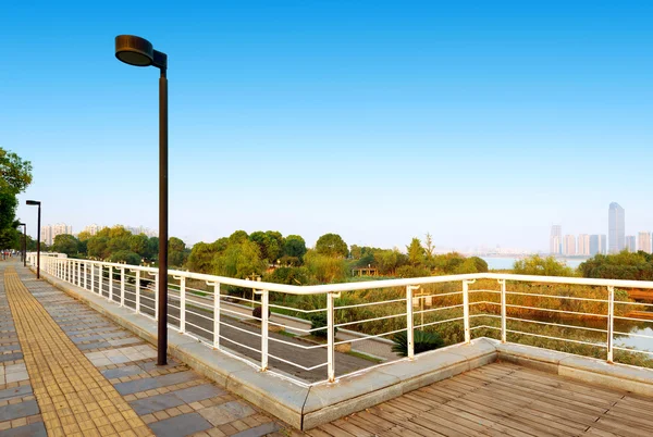 Stadtbild, Dämmerung China Nanchang gan River. — Stockfoto