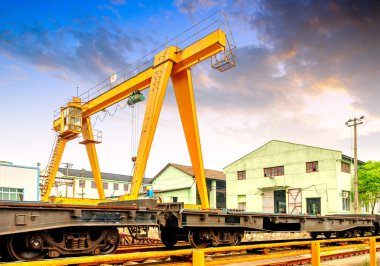 Köprü vinç ve kargo yard