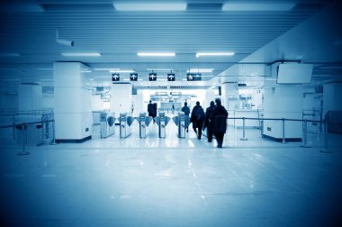 Metro İstasyonu yaya erişim kapıları