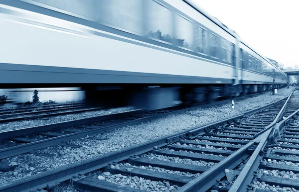 Gevuld met de trein van de goederen, hoge snelheid rijden. — Stockfoto