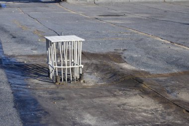 Tamire ihtiyacı olan yumuşak çatılı çatı