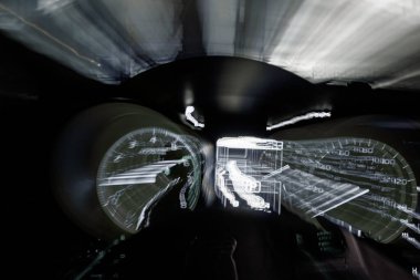 Alkol, hız ya da yorgunluk yüzünden gece araba kullanmak tehlikelidir.