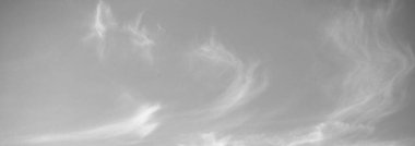 Gökyüzü mavisi arkaplan. Soyut desenli manzara beyaz bulut, Panorama doğa yaz tasarımı. Bahar mavisi gökyüzü, tatil bayrağı için açık güneşli bulutlar. Kış güzelliği çevre için mavi gökyüzü.