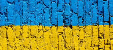 Ukrayna bayrağı arka plan doku tuğla duvara boyalı