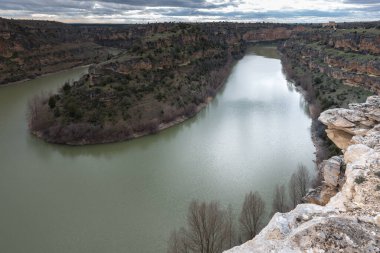 İspanya 'nın Segovia eyaletindeki Duraton Canyon Doğal Parkı