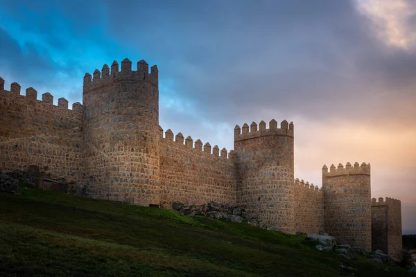 Středověká Městská Zeď Postavená Románském Stylu Avila Španělsku — Stock fotografie