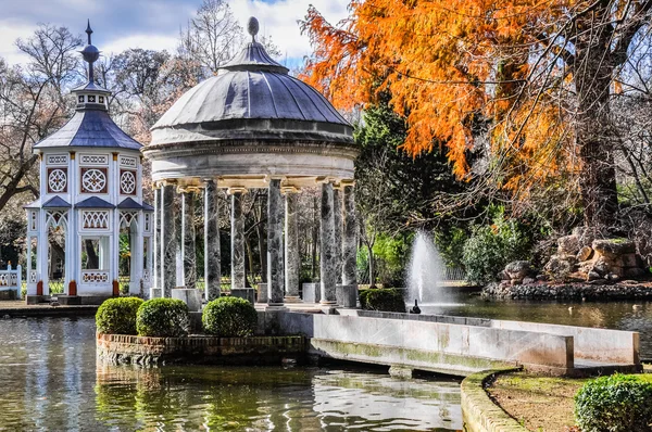 Chinescos pond, Prince 's garden, Aranjuez (Madrid ) — стоковое фото