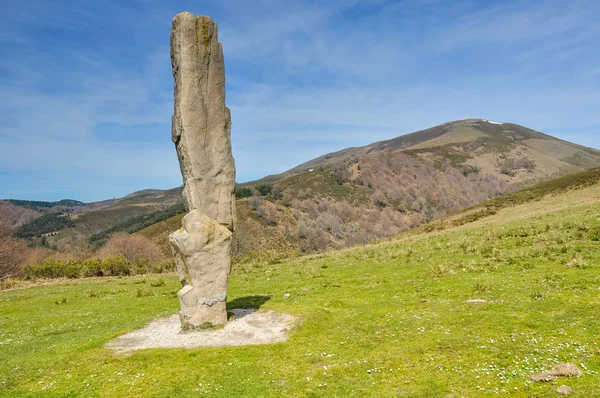 Menhir of Arlobi, Gorbea Natural Park, Alava (Spain) — Stock Photo, Image