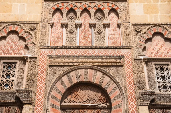 Бік воріт mezquita-catedral, Кордоба (Іспанія) — стокове фото