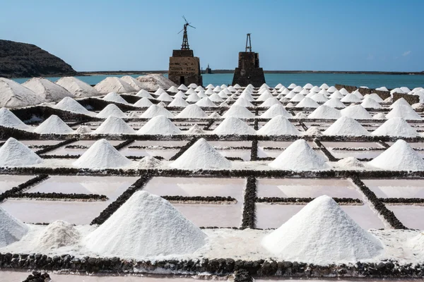 Сіль працює Janubio, Лансароте, Канарські острови — стокове фото