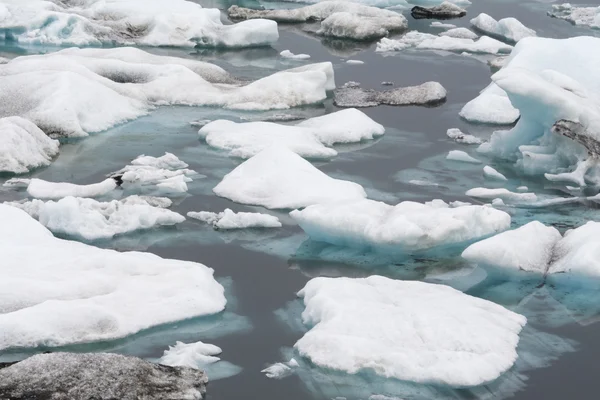 Παγόβουνα στο το Jokulsarlon παγετώνας λιμνοθάλασσα, Ισλανδία — Φωτογραφία Αρχείου