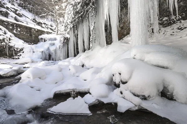 プエンテ Ra、ラ ・ リオハ州 (スペインの凍った滝) — ストック写真
