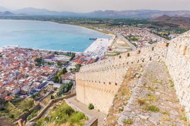 Palamidi Kalesi, Yunanistan'dan görülen Nafplion Köyü