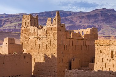 Adobe Tinerhir, Fas bina