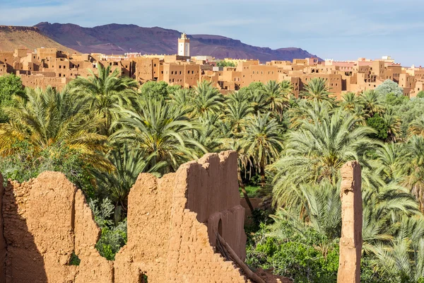 Stad och oas av Tinerhir, Marocko — Stockfoto