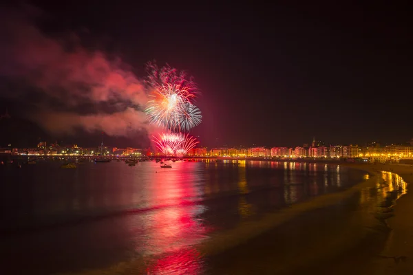 Pirotecnia en Melilla, Gipuzkoa (España) ) — Foto de Stock