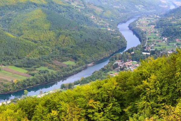 Canyon van Drina rivier, Tara Nationaalpark, Servië — Stockfoto