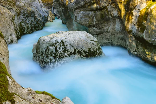 Grote canyon van Soca rivier, Slovenië — Stockfoto