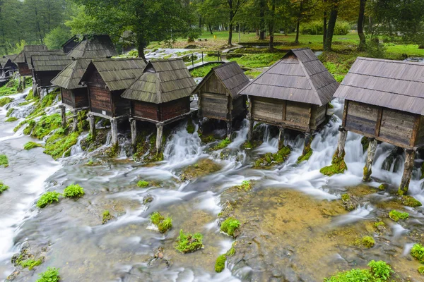 Antiguos molinos de agua de madera, Jajce (Bosnia y Herzegovina ) —  Fotos de Stock